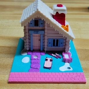 1993 Polly Pocket Ski Lodge